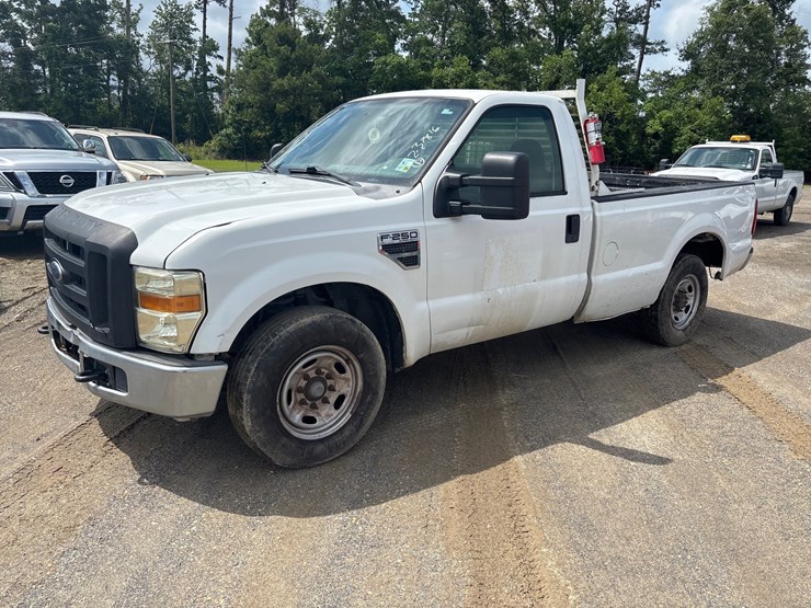 2010-ford-f250-image-1