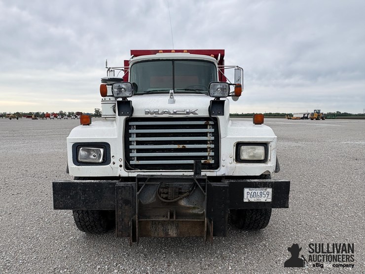 2000-mack-rd600-image-2