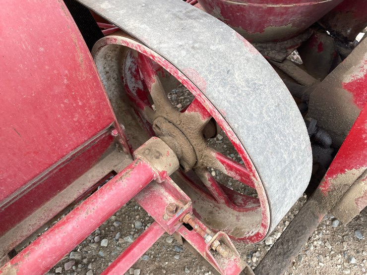 new-holland-355-image-8