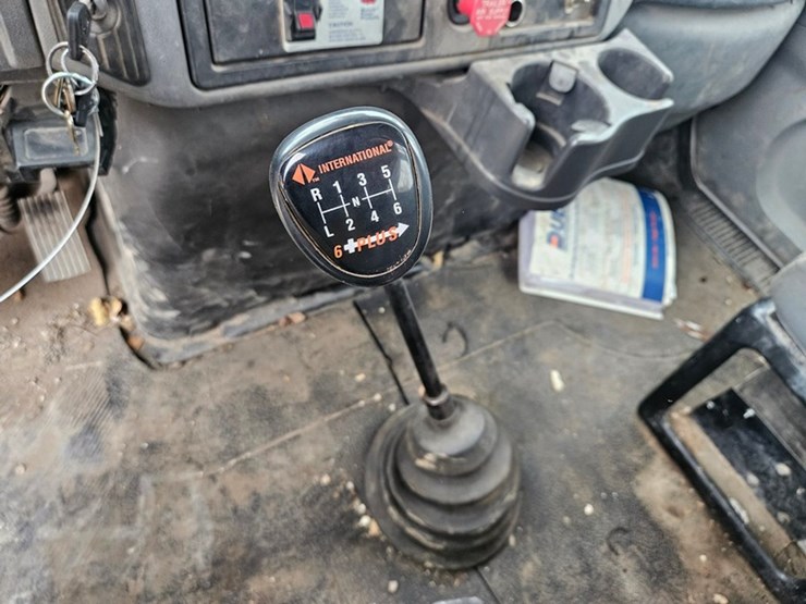 2005-international-durastar-4300-image-52