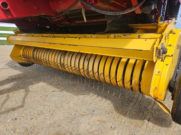 new-holland-br7090-image-12
