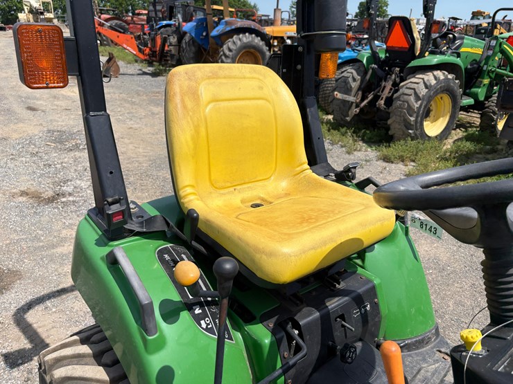 2008-john-deere-2305-image-16