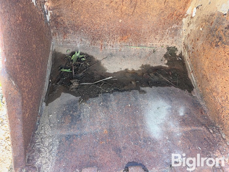 geith-23"-backhoe-bucket-image-12