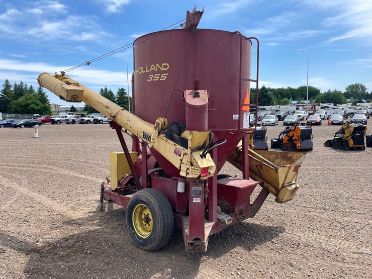 new-holland-355-image-2