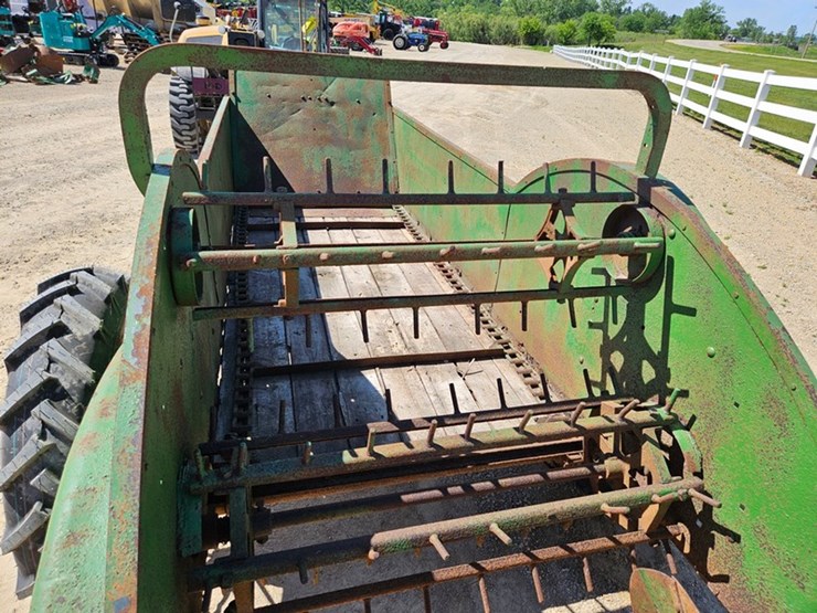 john-deere-7-image-15