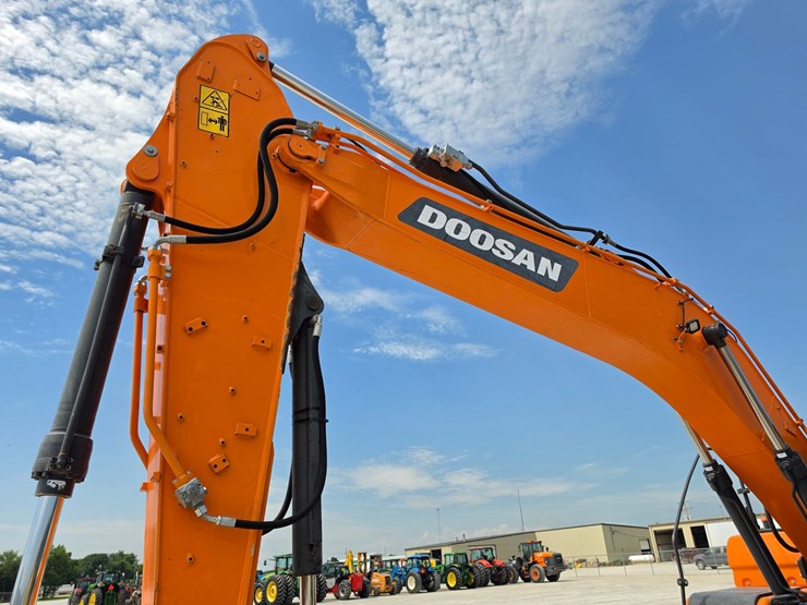 2022-doosan-dx225-lc-image-22