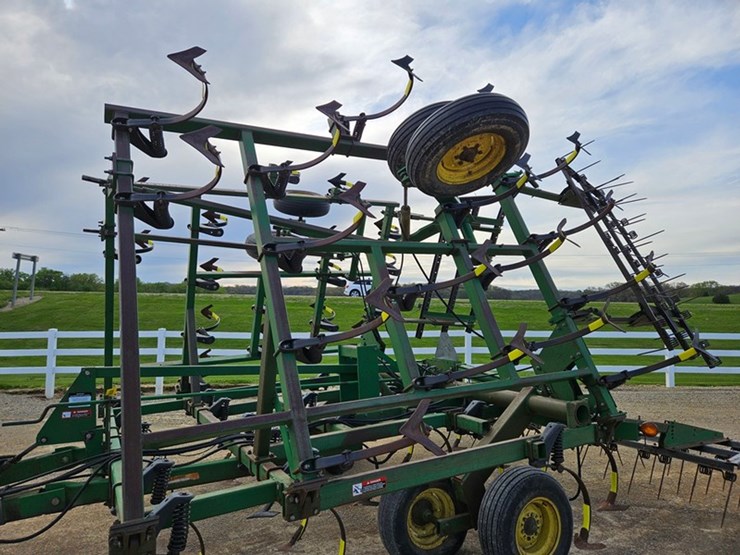 john-deere-28-image-28