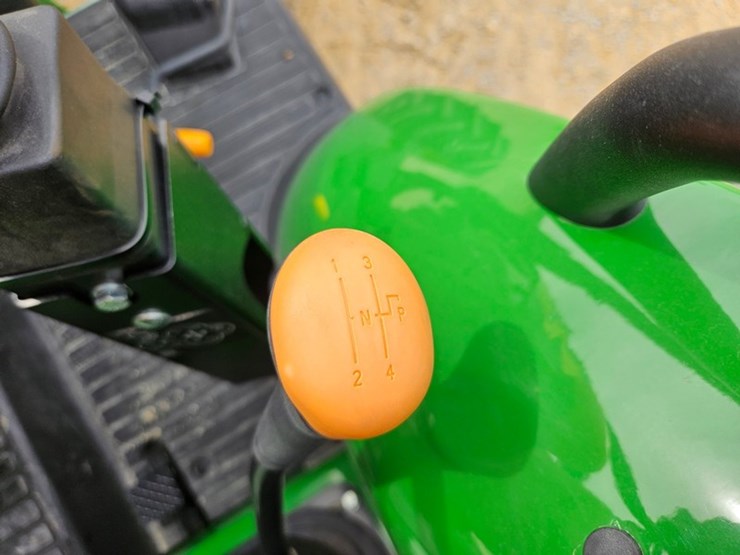 2024-john-deere-5067e-image-26