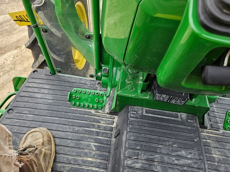 2024-john-deere-5067e-image-29
