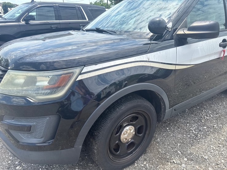 #47-•-2016-ford-interceptor-image-10