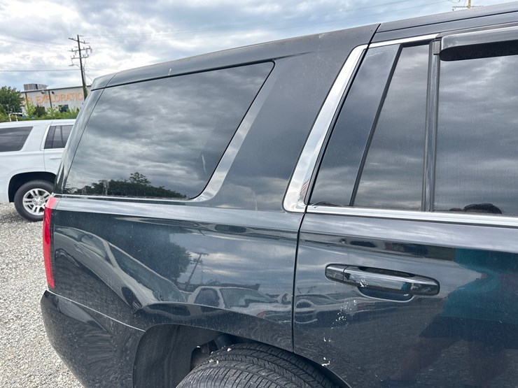 2015-chevrolet-tahoe-image-8