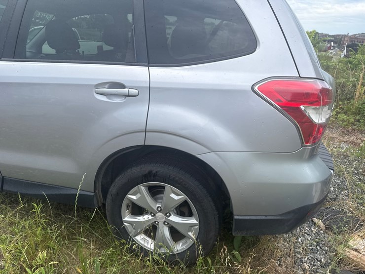 2016-subaru-forester-image-18