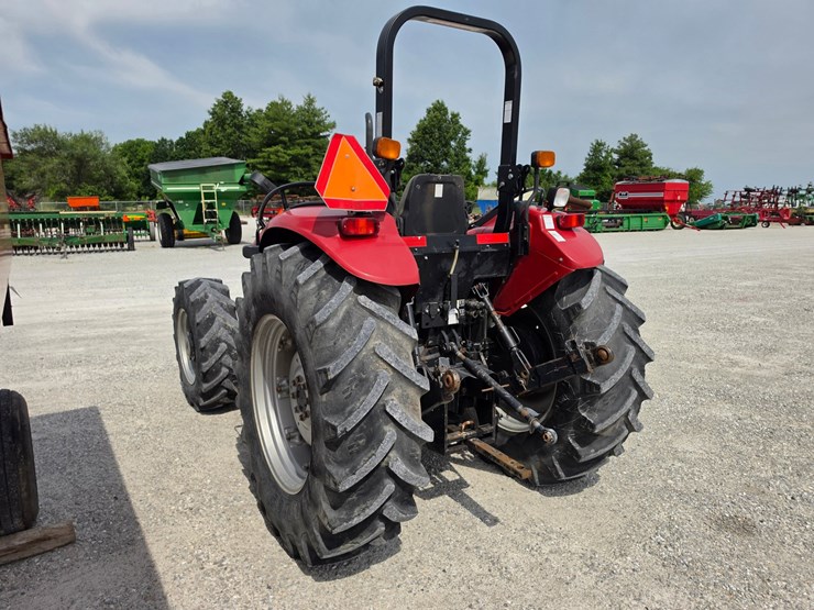 2010-case-ih-farmall-95-image-11