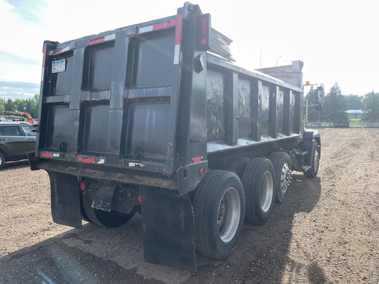 #1332-•-1990-freightliner-dump-truck-(has-mn-title)-image-3