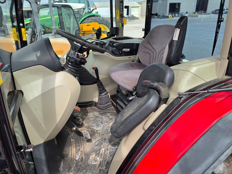2018-massey-ferguson-5710-image-10