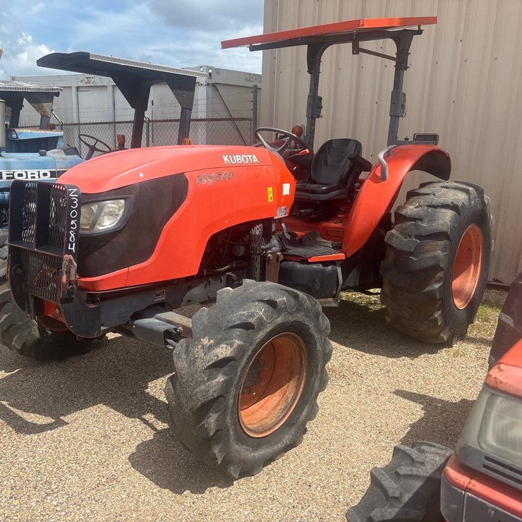 KUBOTA M8540