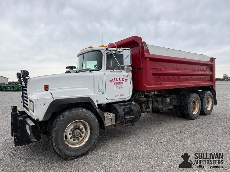 2000-mack-rd600-image-1