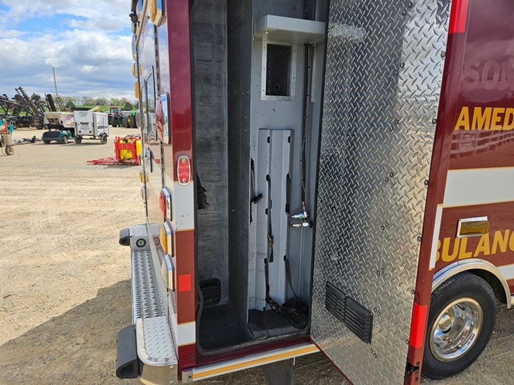 2016-ford-e450-image-53
