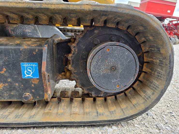 2020-deere-35g-image-12