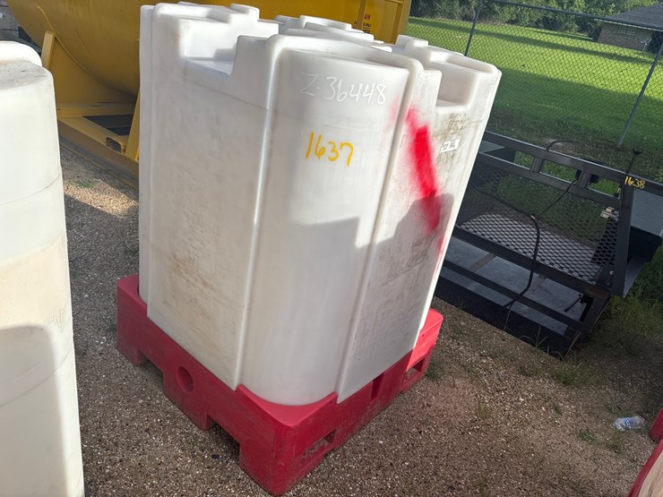 #1637-•-330-gallon-plastic-storage-oil-tank-image-2