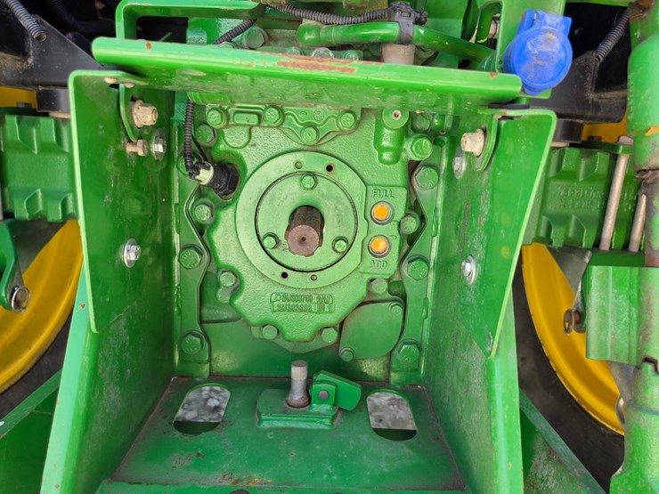 2023-john-deere-5067e-image-10