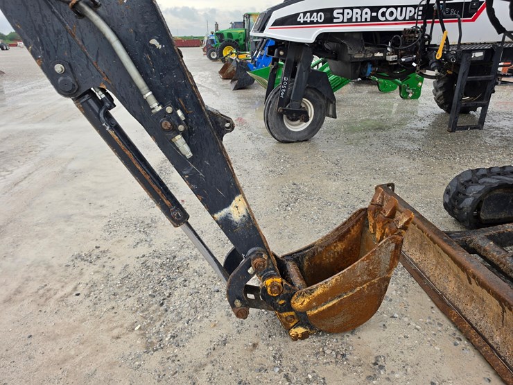 2020-deere-35g-image-4