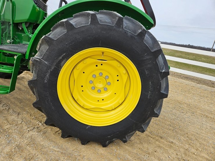 2024-john-deere-5067e-image-44