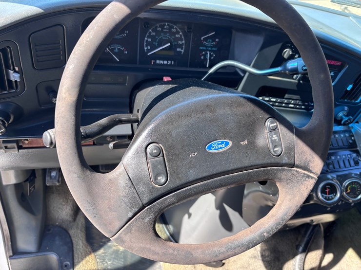 1991-ford-e350-image-10