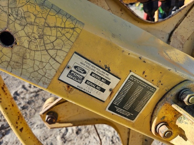 new-holland-258-image-16