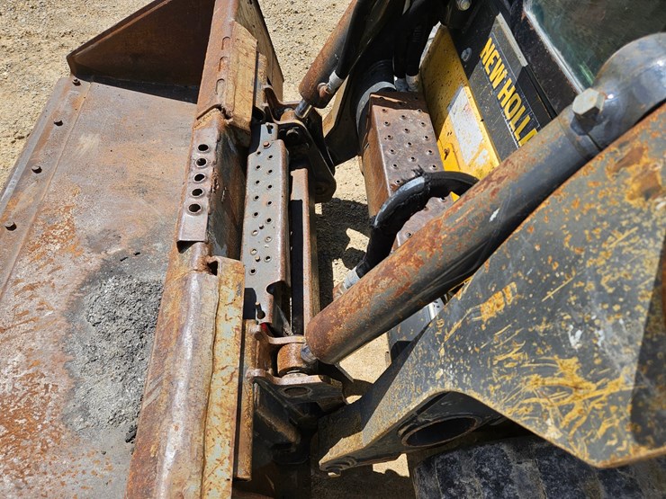new-holland-c238-image-11