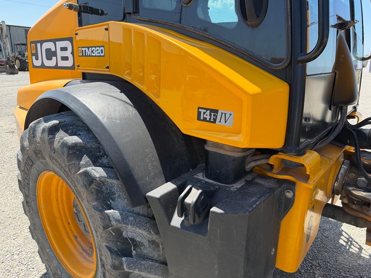 jcb-tm320-image-19