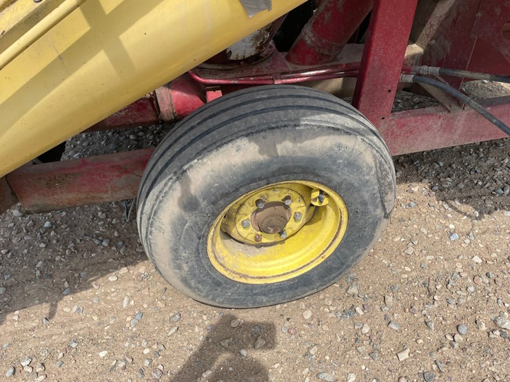 new-holland-355-image-4