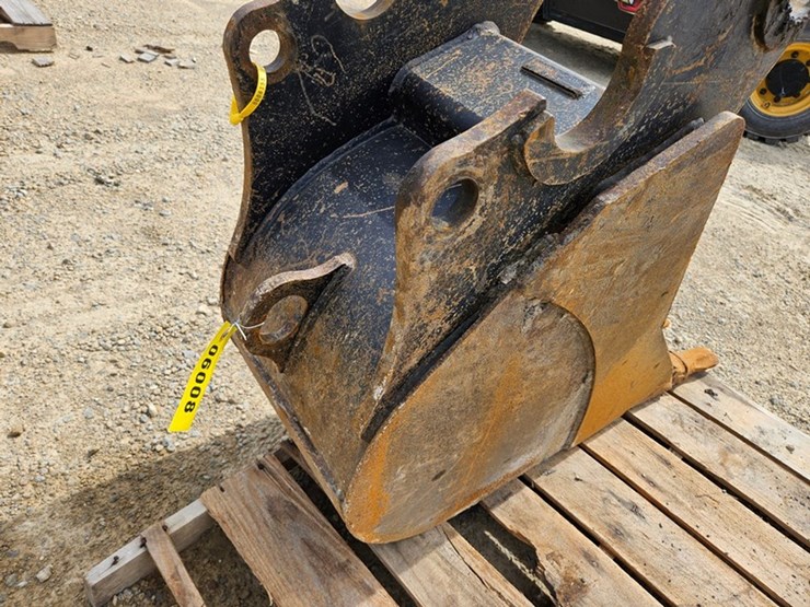 2017-kubota-kx080-image-13