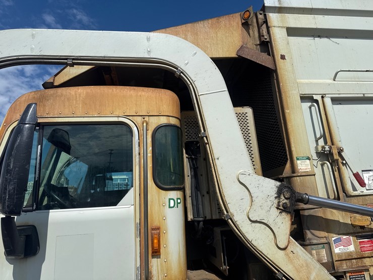 #6-•-2017-peterbilt-heil-front-loader-image-16