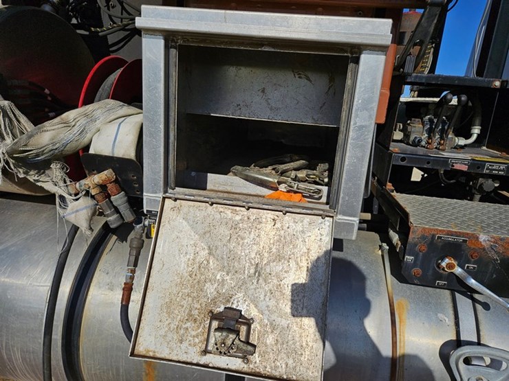 2001-vactor-2100-image-27