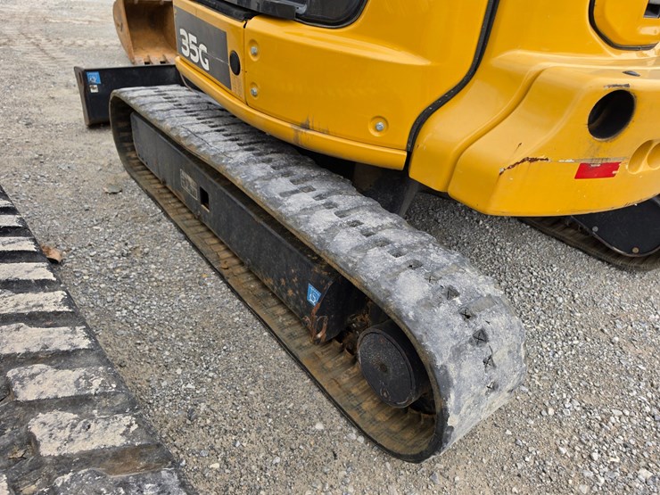 2020-deere-35g-image-11