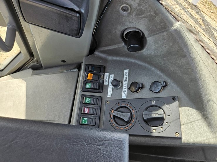 takeuchi-tw65-image-30