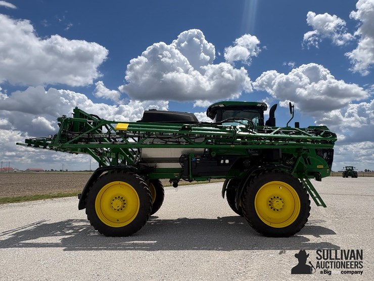 2024-john-deere-412r-image-4