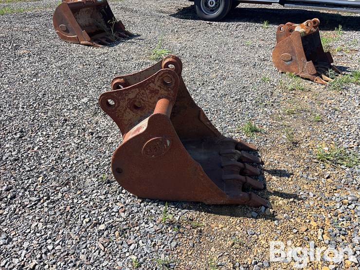 geith-23"-backhoe-bucket-image-4