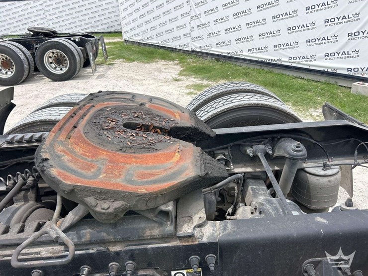 2018-peterbilt-579-image-29