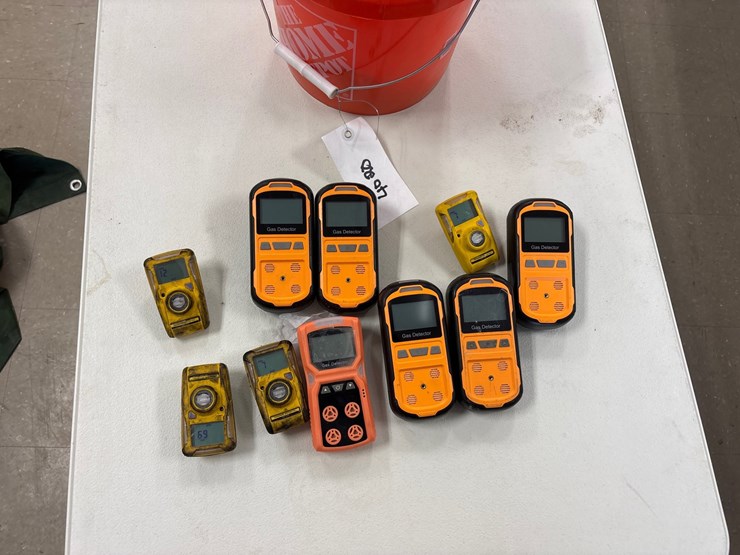 #4020-•-bucket-of-gas-detectors-image-3