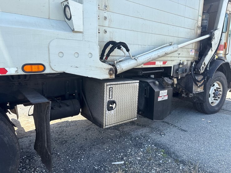#6-•-2017-peterbilt-heil-front-loader-image-44