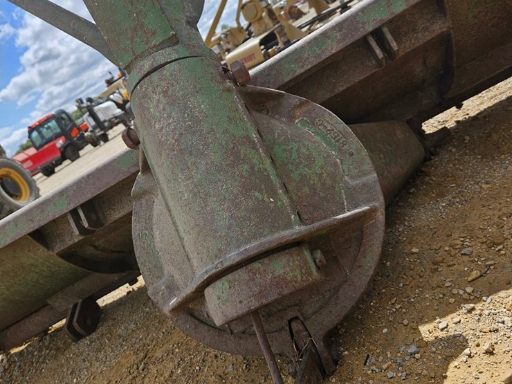 john-deere-80-image-26