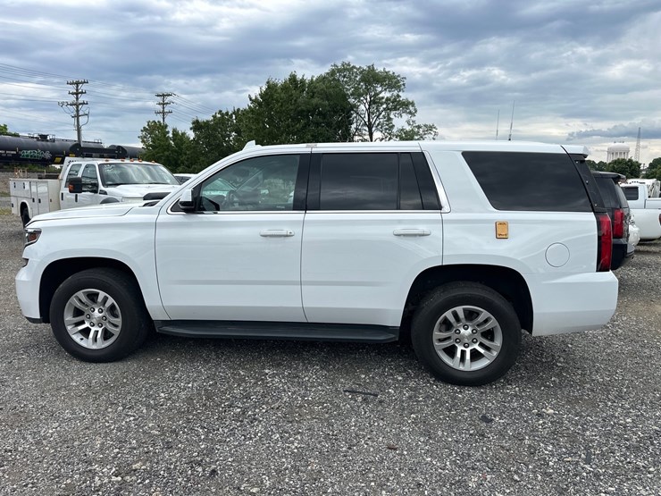 2018-chevrolet-tahoe-image-4