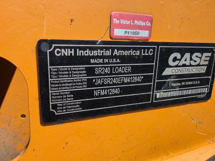 2015-case-sr240-image-16