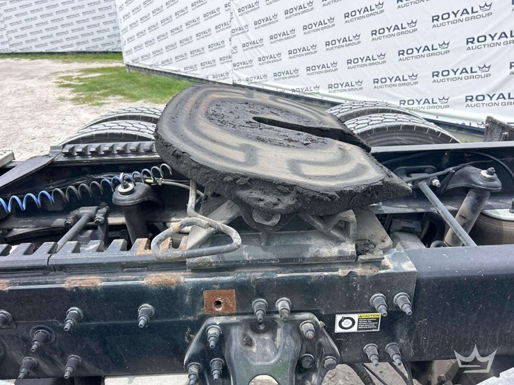 2019-peterbilt-579-image-26