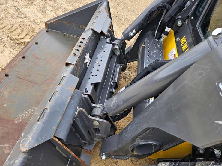 new-holland-l328-image-10