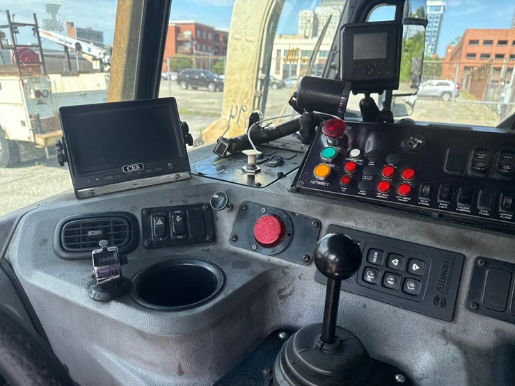 #6-•-2017-peterbilt-heil-front-loader-image-59
