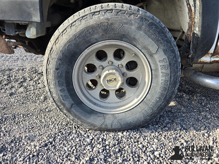 2006-chevrolet-silverado-2500-image-12