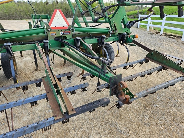 john-deere-28-image-23